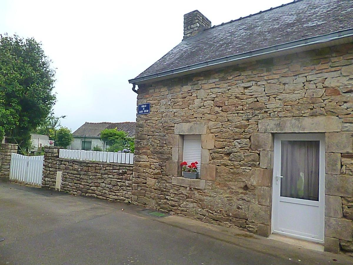 Gite Au Calme Centre Finistere Jardin Clos Trégourez Exteriör bild
